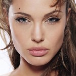 2. Optyczne powiększanie ust - Angelina